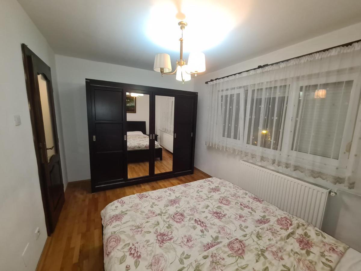 Clasic Apartment Nufarul Орадеа Екстериор снимка