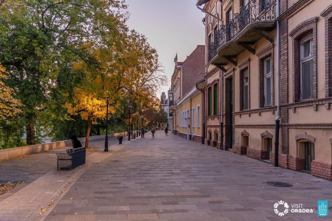 Clasic Apartment Nufarul Орадеа Екстериор снимка