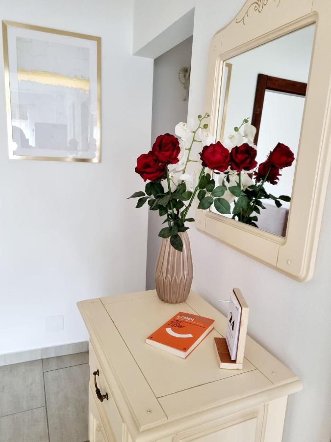 Clasic Apartment Nufarul Орадеа Екстериор снимка